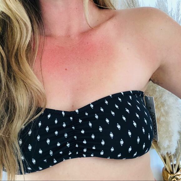 EBERJEY REVOLVE Navy Blue White Bandeau Open Strappy Back Printed Bikini Top L - Picture 1 of 9